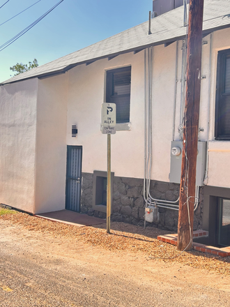 Front - Newly remodeled 2 bed/1bath -Lower Level. Less than 1 mile to the U of A.