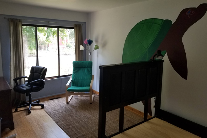 The Turtle Room. 10x16 - Room in private house available in vibrant Whiteaker neighborhood.