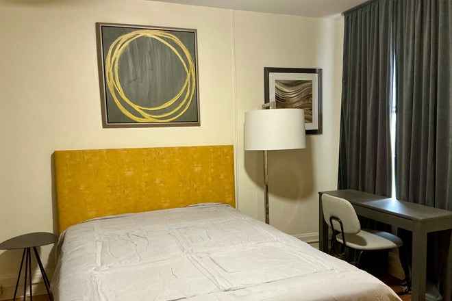 Marigold Room  12x112.5 - Chez’ Benee’ Townhome