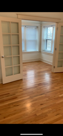 Room - Looking for roommate (Private Bathroom/ Shuttle in front of house)