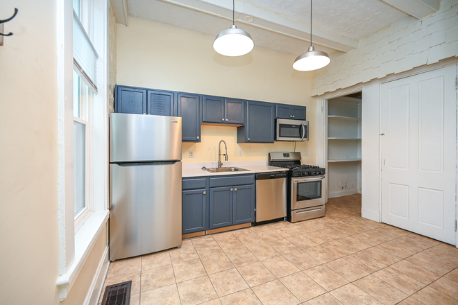 2222-1 bedroom- Interior - 2220 -2222 Ohio Avenue Apartments