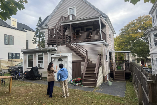 Two outdoor patios and a large backyard. - 7 Person House, Close to campus, Finished basement, Large driveway/backyard.