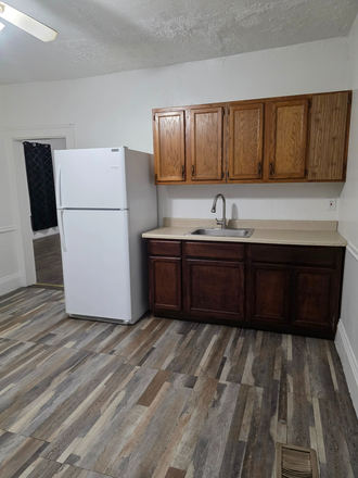 Kitchen - 3 bed/ 2 bath/ washer & dryer Duplex