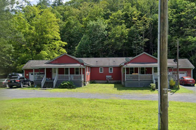 Outside - Duplex in Montague