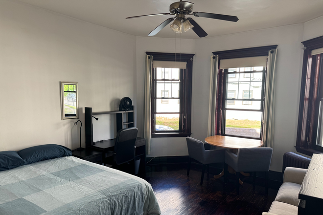 Large Single Photo 1 - Furnished 2-Bedroom Split Apartment for January 1