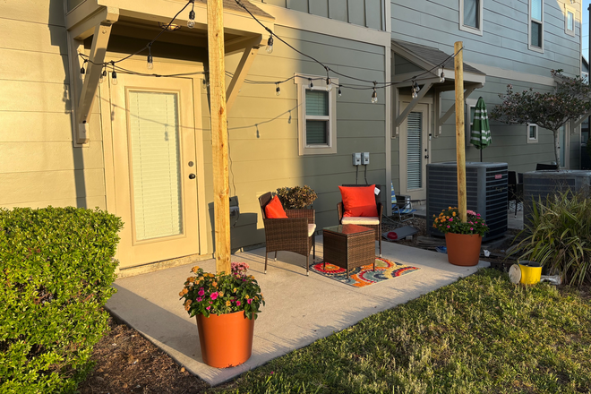 Back porch - The Retreat Apartments