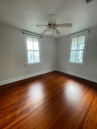 Bedroom - Newly Renovated 4 Bedroom Apartment with Central Air! Close to Campus & On the Streetcar Line!