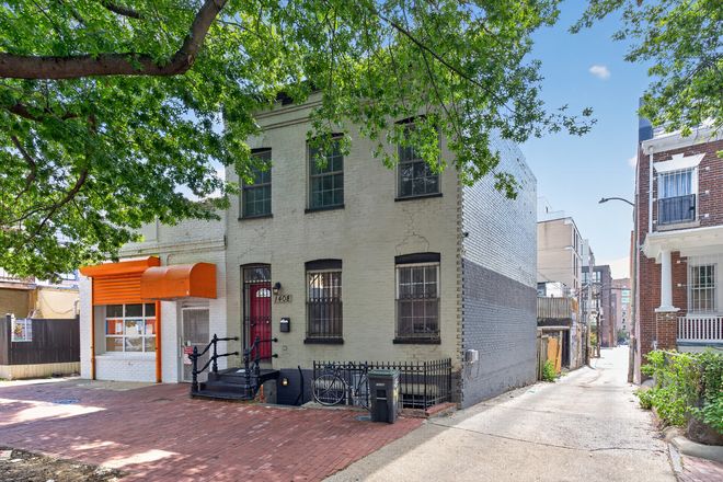 Front Entrance - Row Home with Parking — Steps to 14th St & Trader Joe's