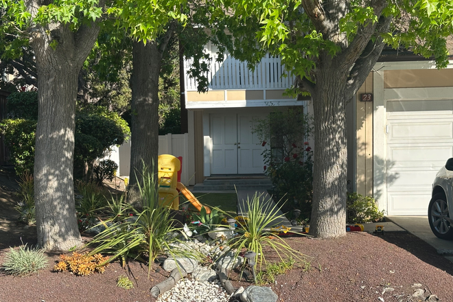 Front Door, entrance, and front garden - Room for rent in a stunning home