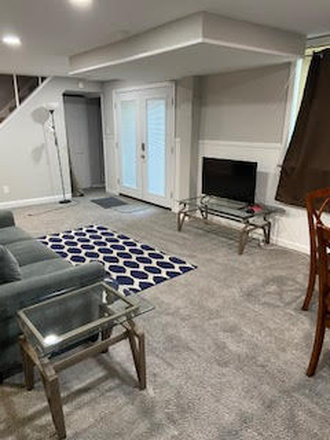 Living room/entrance - 2 Bedroom 1 Bath Lower Level Apartment 2 Miles From Campus