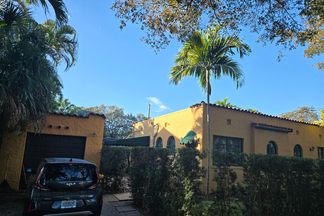 Photo - Historical Property  in coral gables near main highways and golf courses House