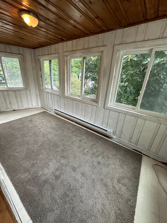 guest room - Live Luxe: Prime Location, Modern Comforts, and Garden Serenity Apartments