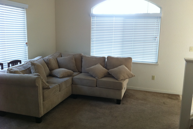 First living room - Bedroom for rent in home with UCM students
