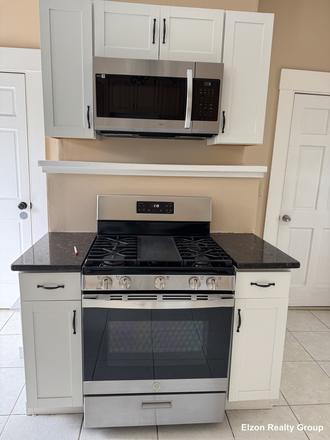 updated stove & built-in microwave - 6 bed/ 4 bath in Prime Location on Foster Street!! Available 2027 Duplex