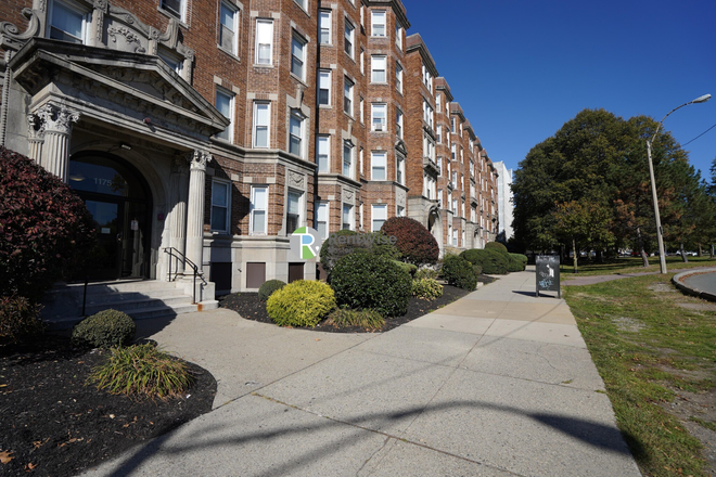 1 - AVAIL JAN 1st or NOW w/ NO FEE! - Awesome Fenway 1 bed Split! H/HW inc. Elevator Apartments