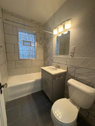 Bathroom - 7355 Lindell, blocks from Campus (walk or take WashU shuttle), on Clayton border Apartments