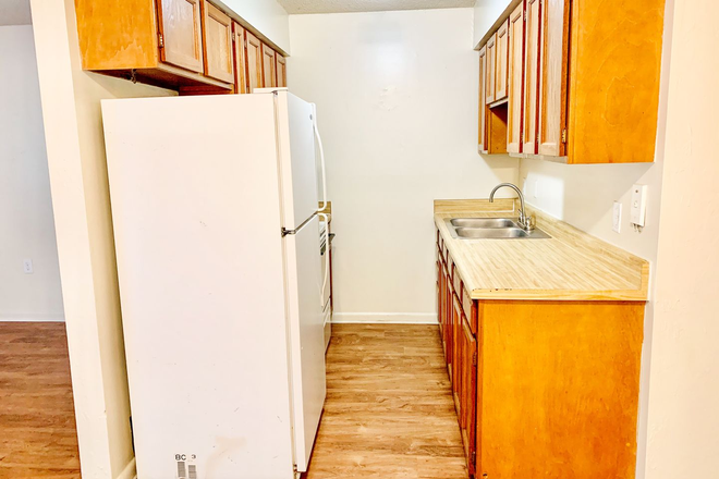 Photo - 0352 - Creek Forest Apartments