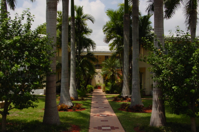 Building - 1256 Riviera Isles #4 Apartments