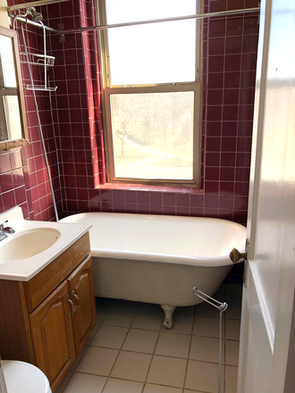 Visit hubrealtyproperties.com - Fantastic parkview studio in the heart of Fenway, next to colleges and universities Apartments