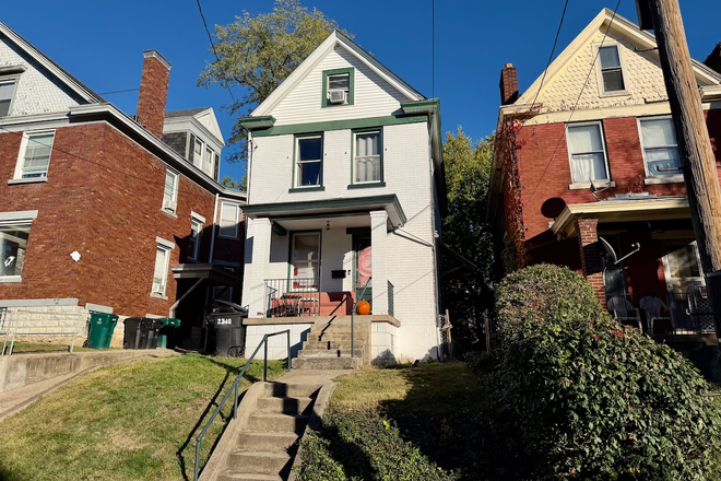 PROPERTY - 2346 STRATFORD 5BD/2BATH House