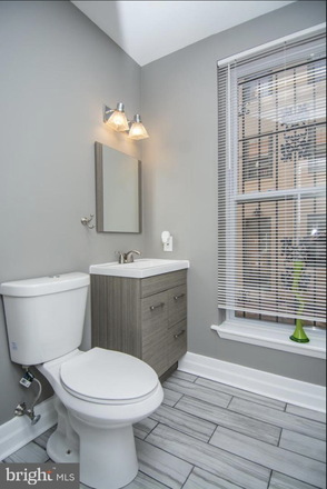 Photo - Beautiful 2bed, 2bath townhome (gate garage parking!) conveniently located in Mount Vern