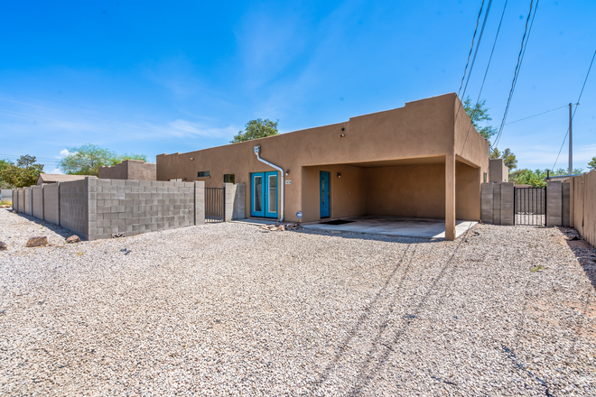 Street View - Charming 4 bedroom, 2 bathroom Home - 7 minutes from campus