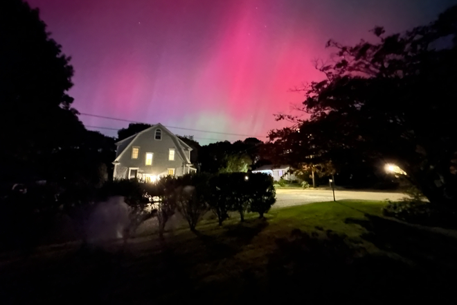 Outside side view - Quiet 5 bedroom 2.5 bath house in Narragansett Pier