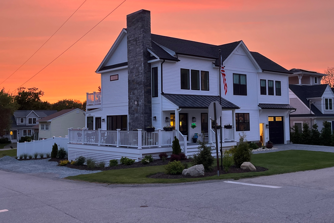 Newly renovated - Newly renovated academic rental! House