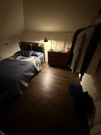 Bedroom 1 - Prime Location 3 Person Apartment (2-3 ROOMS AVAILABLE)