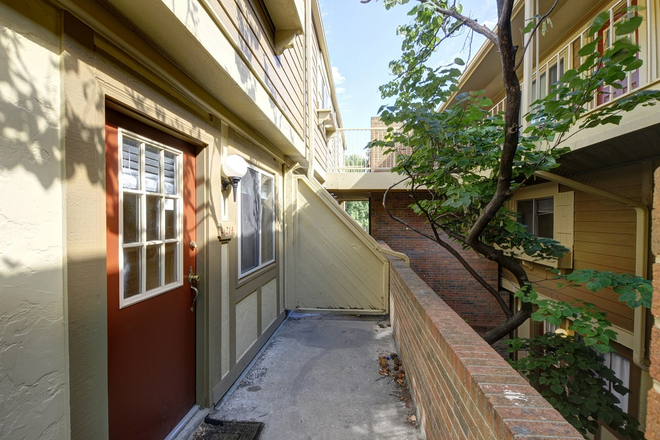 Photo - Wimbledon Condominiums