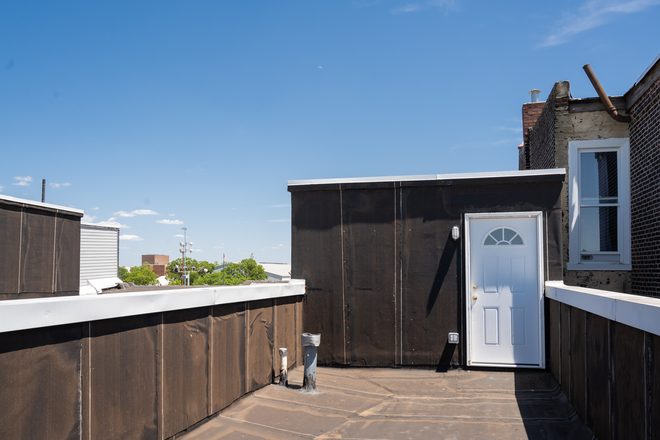 Room - OCP - Entire 7 Bed House With ROOF DECK and HUGE YARD