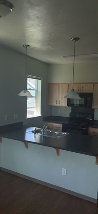 Kitchen - Townhouse by South Eugene High