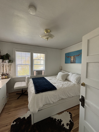 Bedroom - 2025 Spring Sublet in Casa Bonita on the Hill House