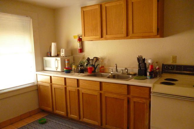 Kitchen - Mountain Village - Walk to class! Apartments