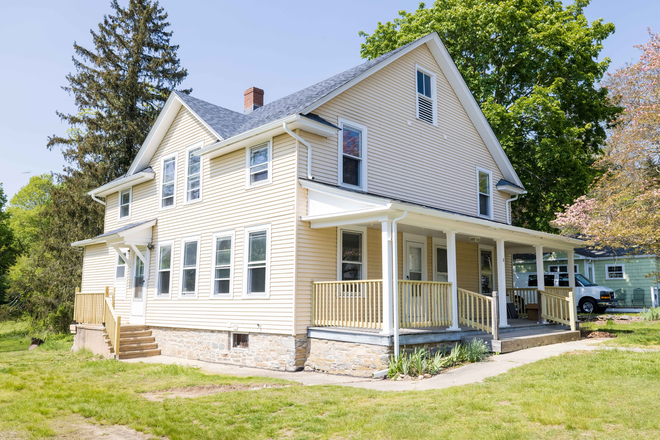 Side by side duplex - Remodeled Half Duplex | Grandfathered Rental for 4
