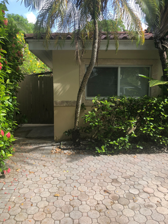 entrance - 2311 A Apartments