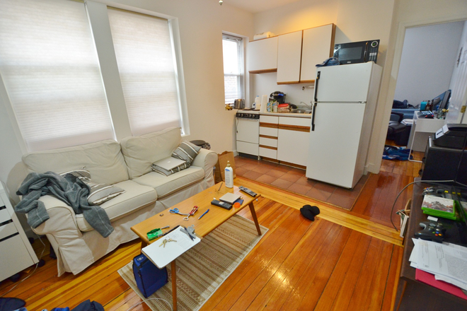 OPEN LIVING ROOM - shuttle to BU! 9/1 MOVE IN-  1 BEDROOM! HEAT AND HW INCLUDED! Apartments