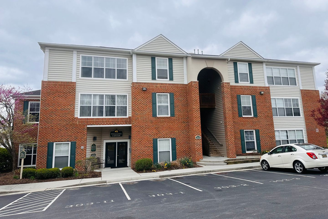  - 2 Bedroom, 2 Bath Condo