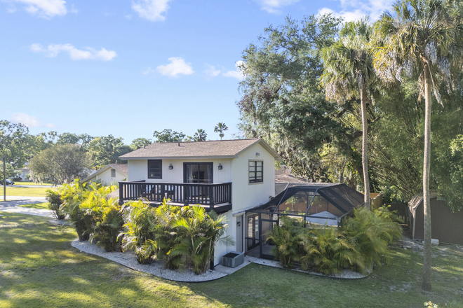 Photo - 5 bedrooms 4 full baths w/ heated pool & laundry room House