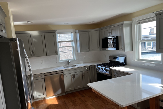 . - Newly renovated 3 Bed/1 Bath - Avail NOW!!!