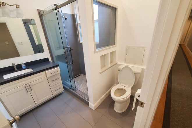 Bathroom - Wonderful Room Available in Large Remodeled Top Floor Flat Apartments