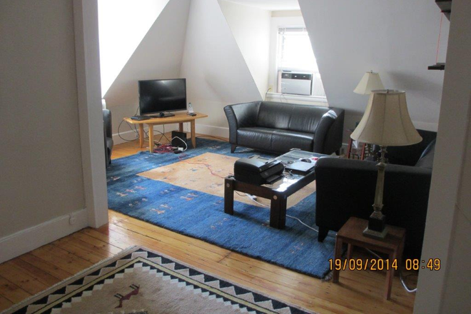 Living Room - 3rd Floor on Professors Row - Fully Furnished - 1 bedroom - 2 blocks to Harvard House