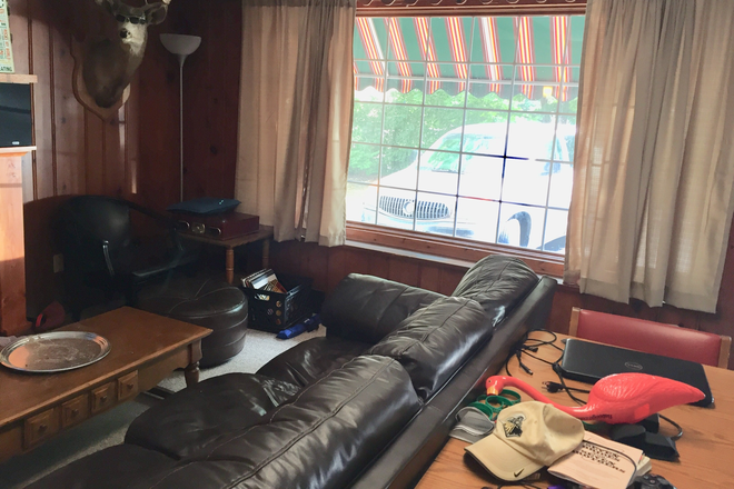 Interior - 230 LITTLETON STREET NEW LISTING ONE BEDROOM  FULLY FURNISHED 3 BLOCKS FROM CAMPUS Apartments