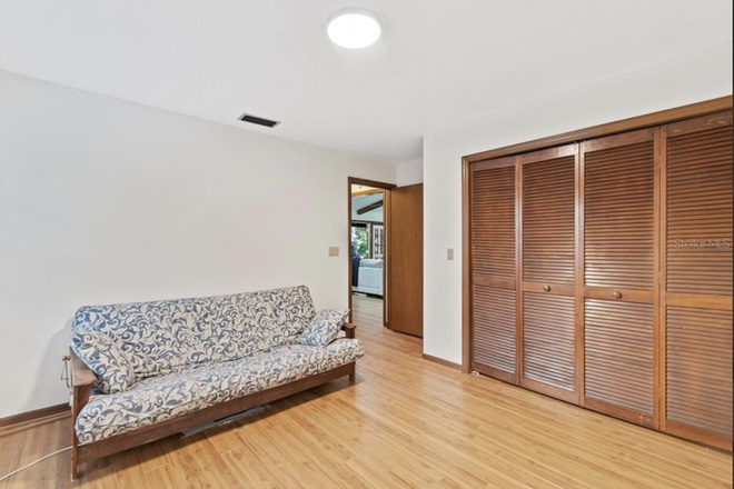 Bedroom - Furnished Bedroom available for rent 6/1/2026 - FEMALES ONLY House