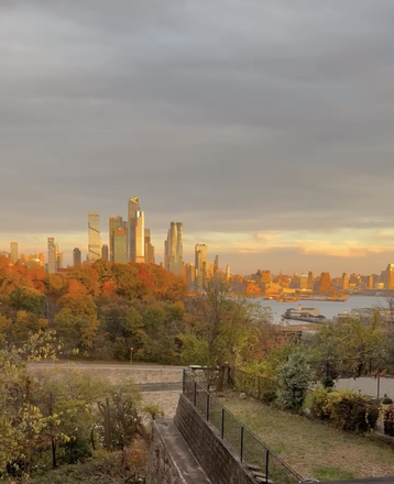 NYC view on the room - Private Furnished Room with NYC view for Rent – Weehawken, NJ (Near NYC) House