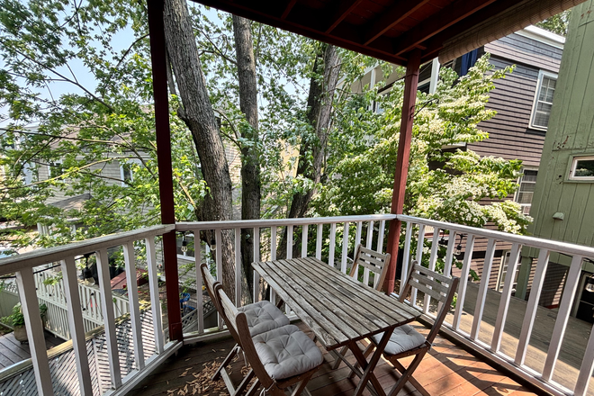 Private balcony - 2 bed / 1 bath, no fee, near Harvard and Porter Sq, W/D in unit, balcony, available 7/15 or 8/1