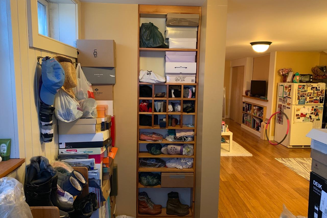entry - Quiet Private Studio--utils included $1,200! No fees! Apartments
