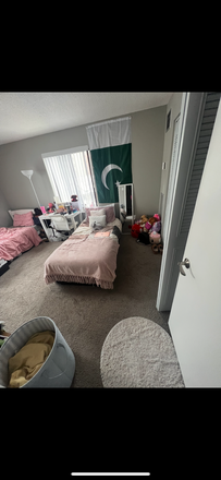 Bedroom - Next to campus, next to the water