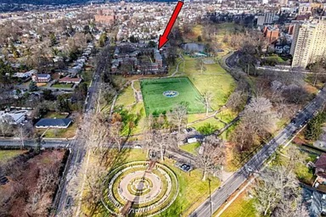 Complex Location - Seven Oaks Vilage Unit #B1, Townhouse condo Close to Campus