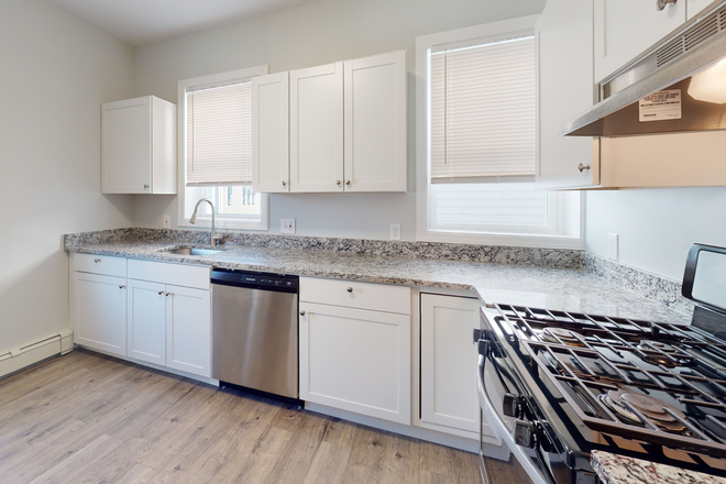 Call NOW for showings! 617-236-8600 - BENNINGTON ST - GREAT DEAL ON RENOVATED 3BR/1BA NEAR WOOD ISLAND AVAIL *5/1/2026* W/ LNDRY IN BLDNG!